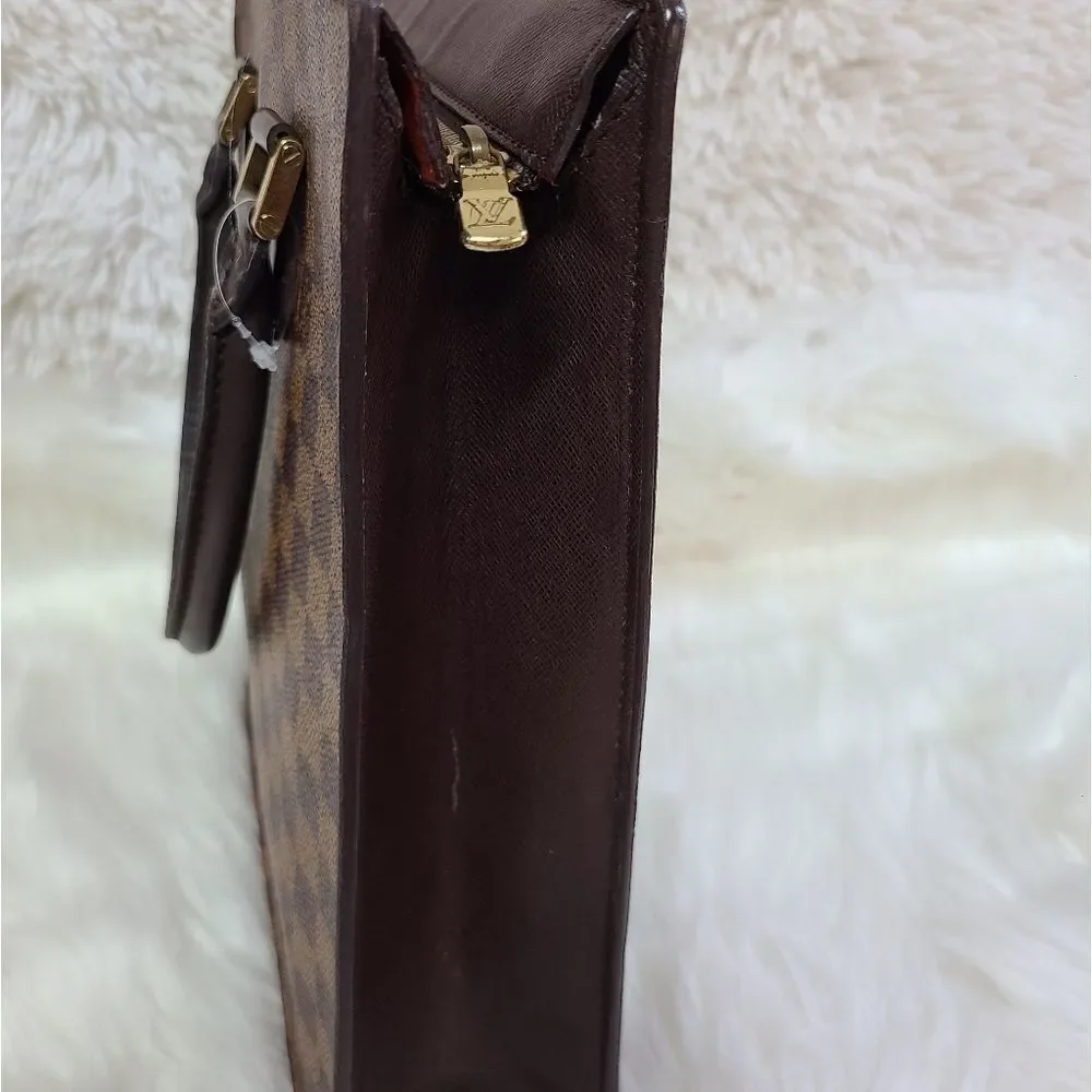 💯 Authentic Louis Vuitton DE Handbag 🍀